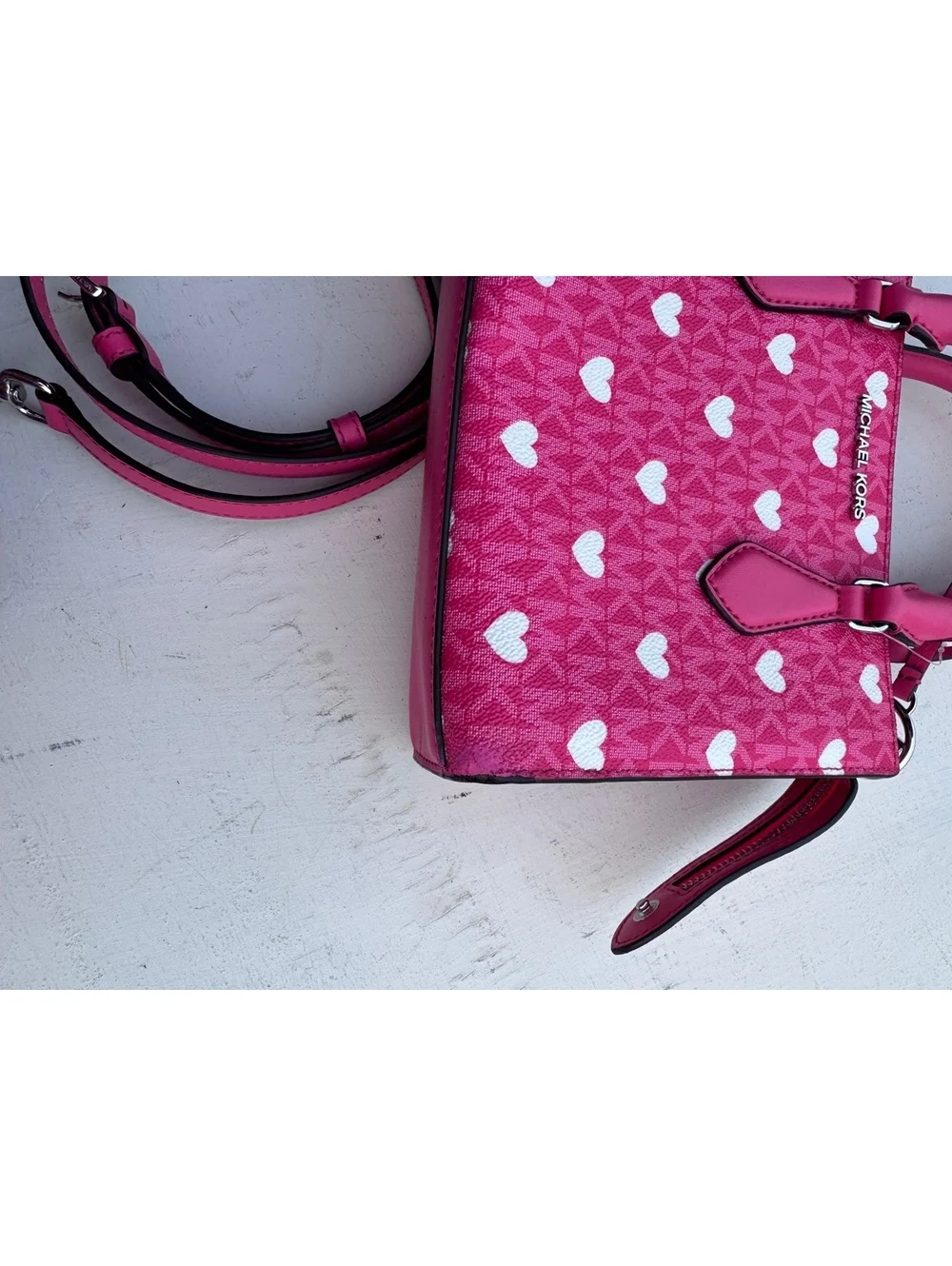 Michael Kors Sheila SM Center Zip Satchel Pink Heart Valentine Crossbody Bag